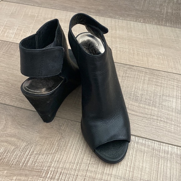 Black sandals - Picture 3 of 5